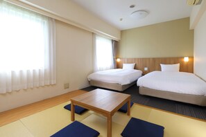 Daunenbettdecken, Schreibtisch, Verdunkelungsvorhänge