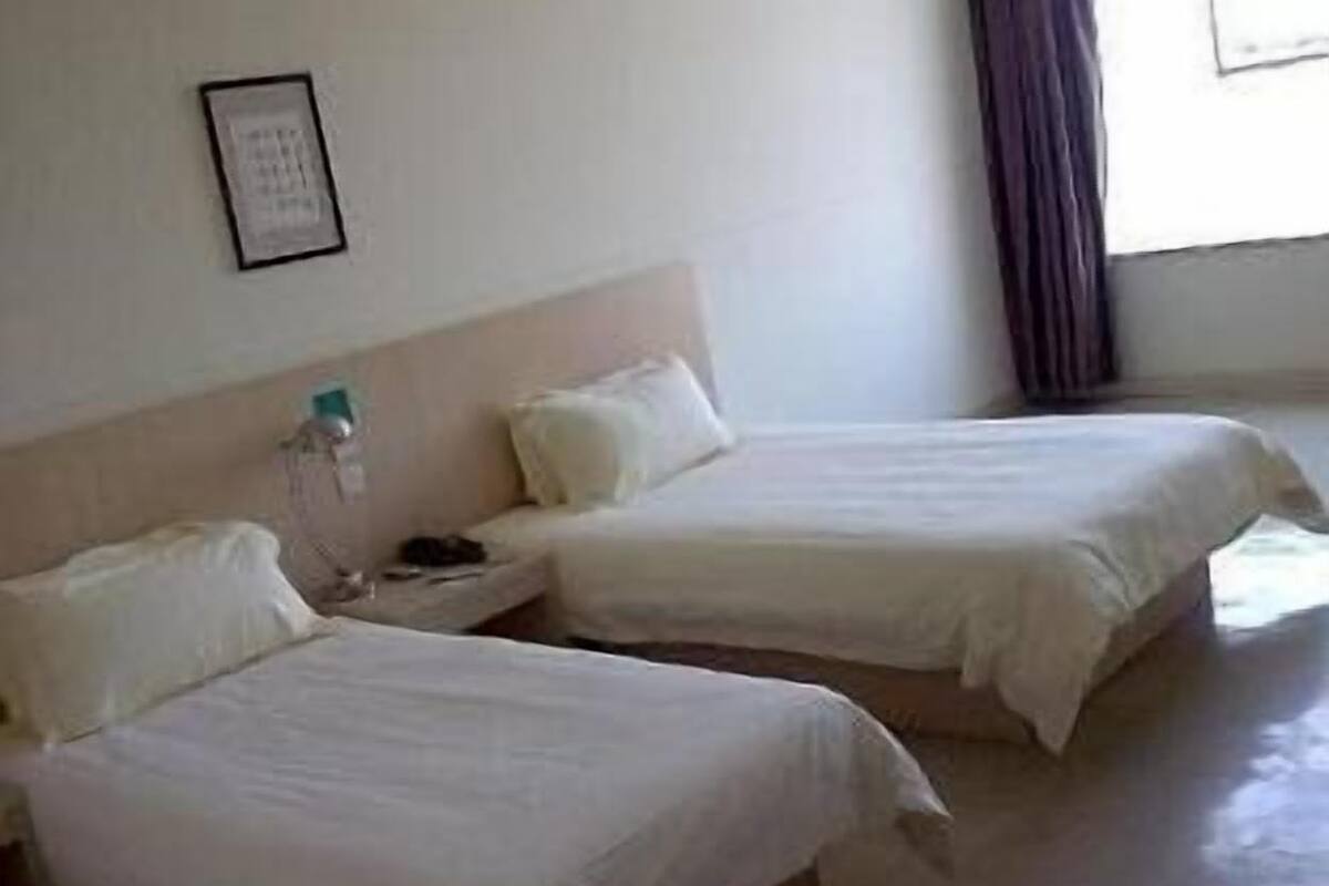 Standard Room | In-room safe, desk, blackout curtains, iron/ironing board