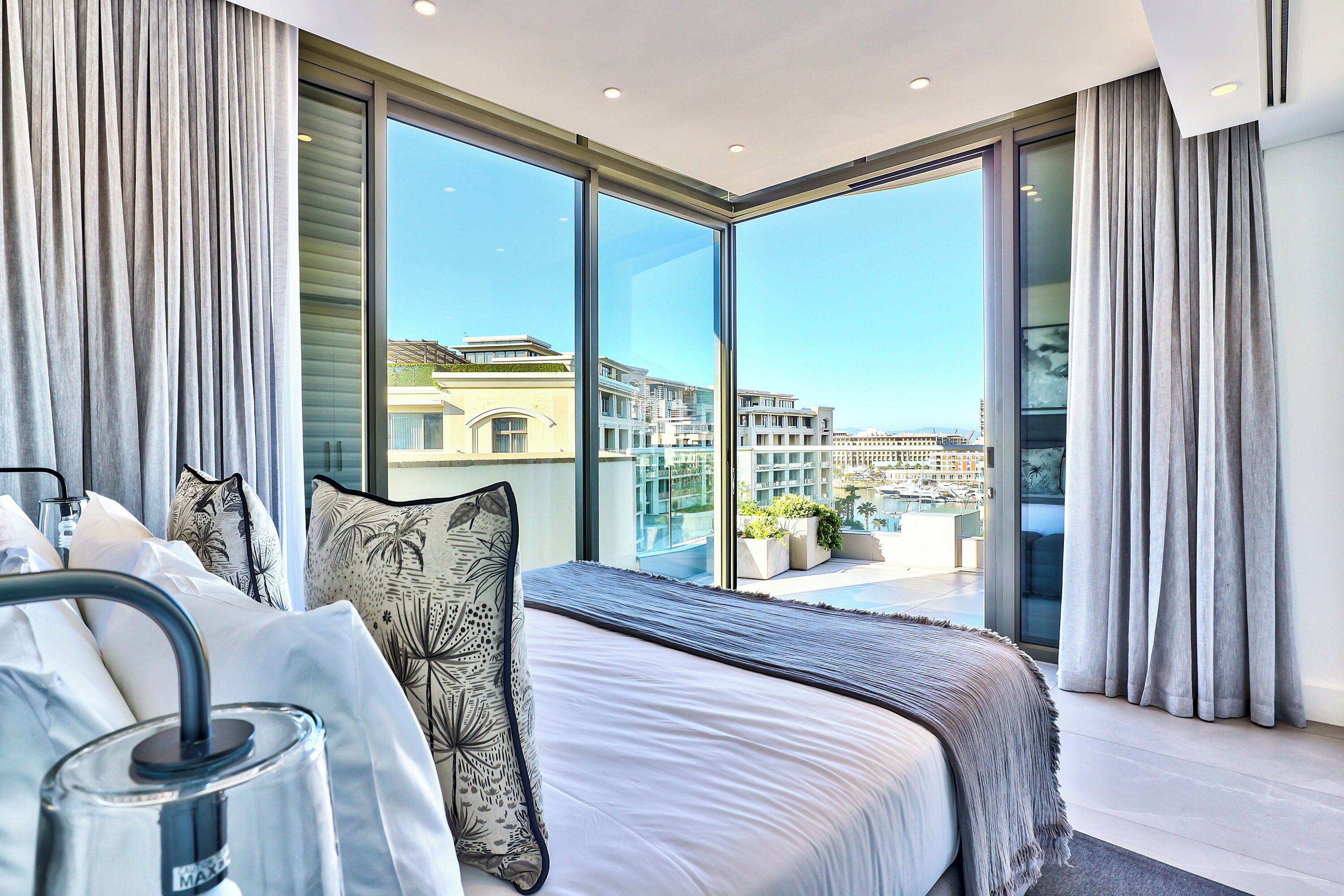 Penthouse Superior, 3 phòng ngủ | Bộ đồ giường cao cấp, nệm cao su hoạt tính (memory foam) 