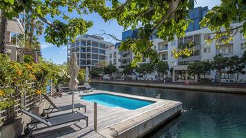 5 outdoor pools