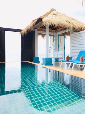 Royal Pool Villa Beach Front | Udsigt fra værelset