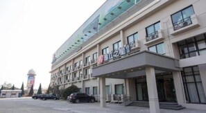 Exterior - Jinjiang Inn Select Shanghai Pudong Airport (Shanghai)