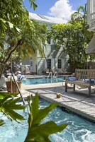 2 piscinas al aire libre, una piscina climatizada