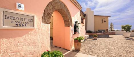 Façana frontal de l'allotjament