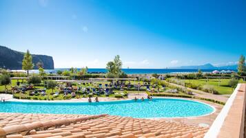 Superior Double Room | In-room safe, blackout drapes, soundproofing, cribs/infant beds