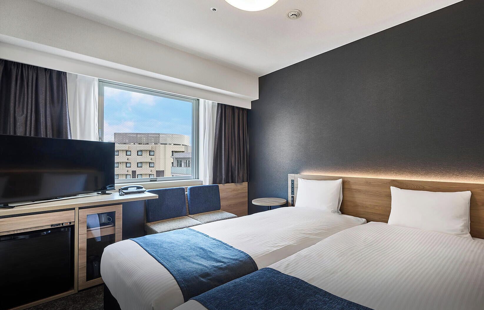 Twin kamer, roken (Hollywood) | Luxe beddengoed, donsdekens, een kluis op de kamer