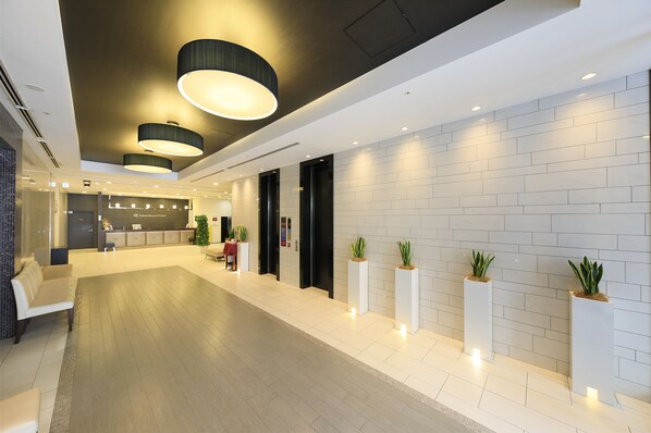 Interior entrance - Daiwa Roynet Hotel Tokyo Akabane (Tokyo)