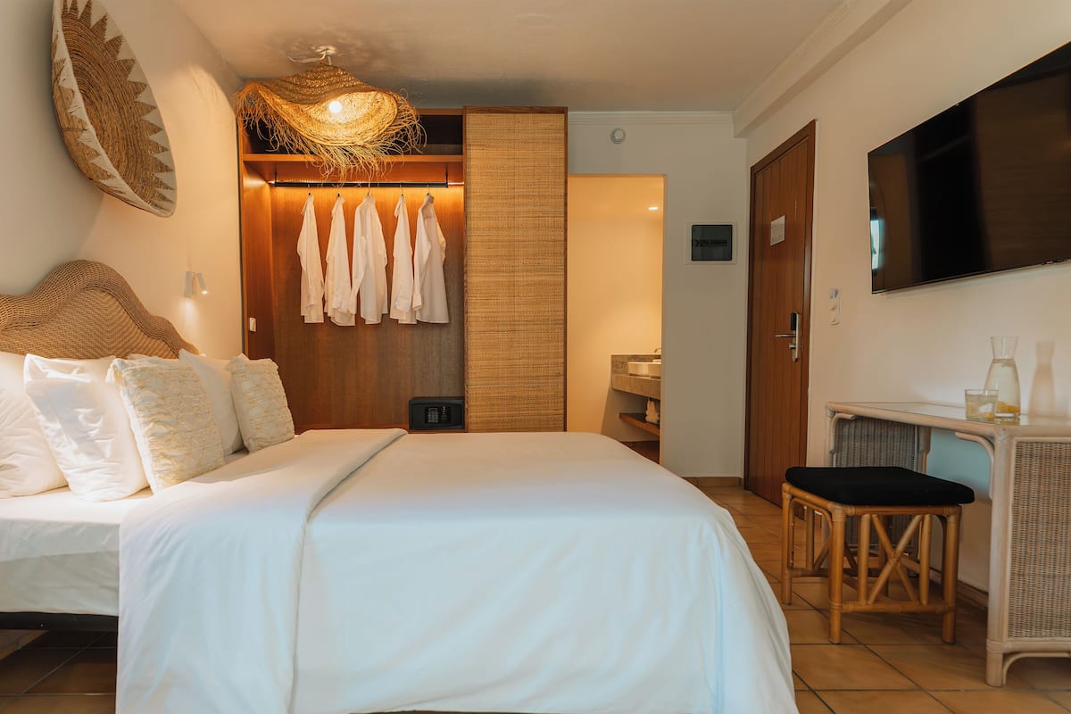 Casa Grande Paradiso Fields View | 2 bedrooms, down duvets, Select Comfort beds, in-room safe