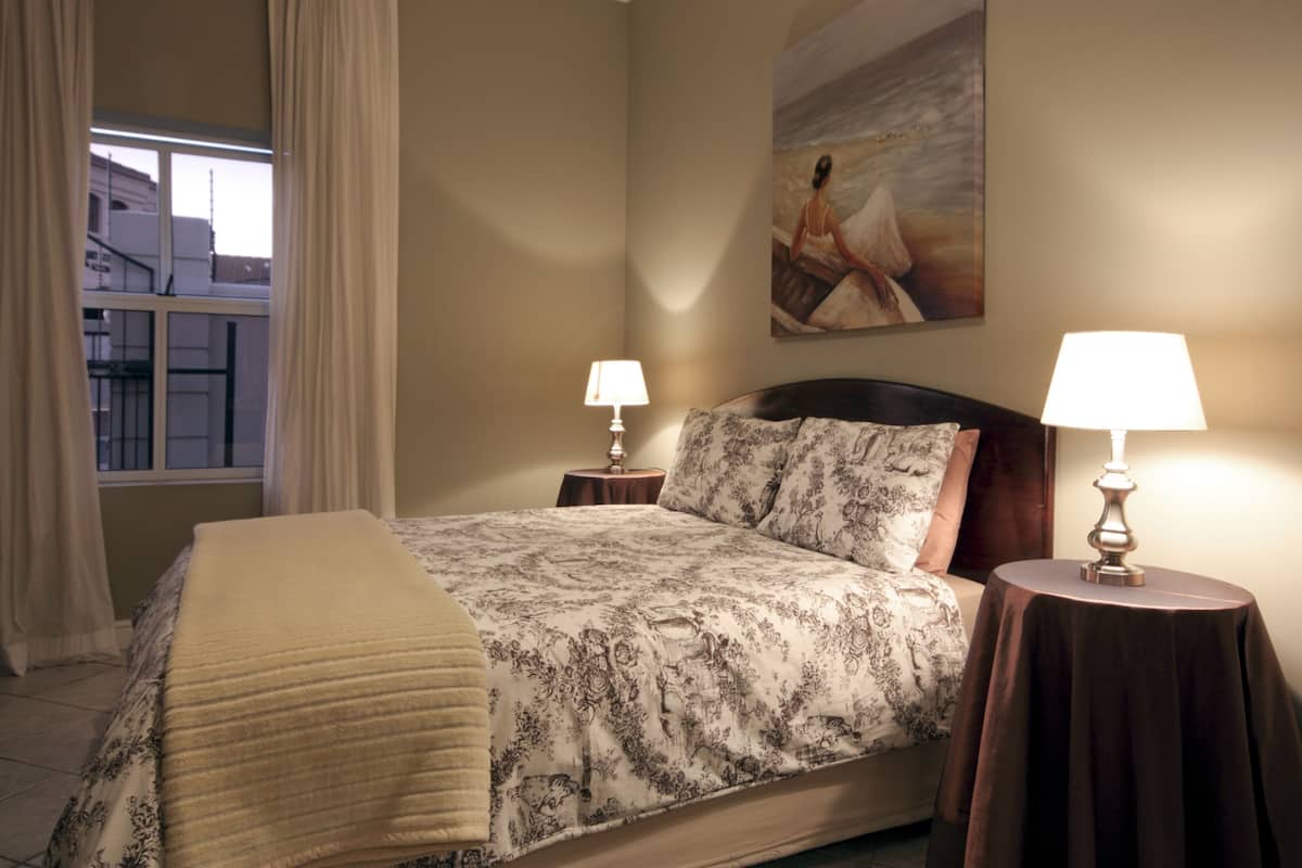 Luxury Apartment | 2 bedrooms, premium bedding, down comforters, memory foam beds