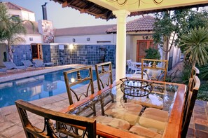 2 piscinas al aire libre