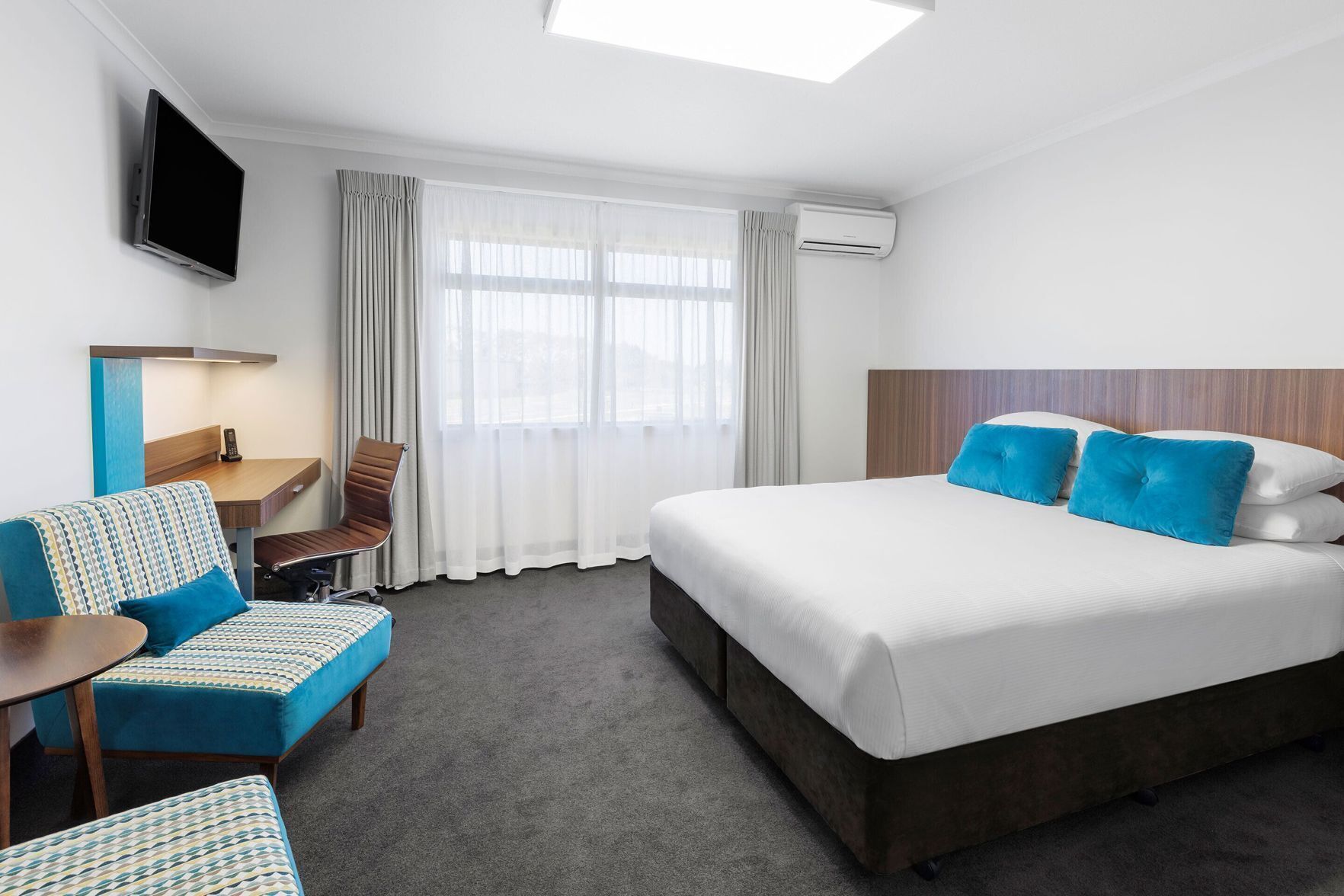 Premium bedding, in-room safe, desk, soundproofing
