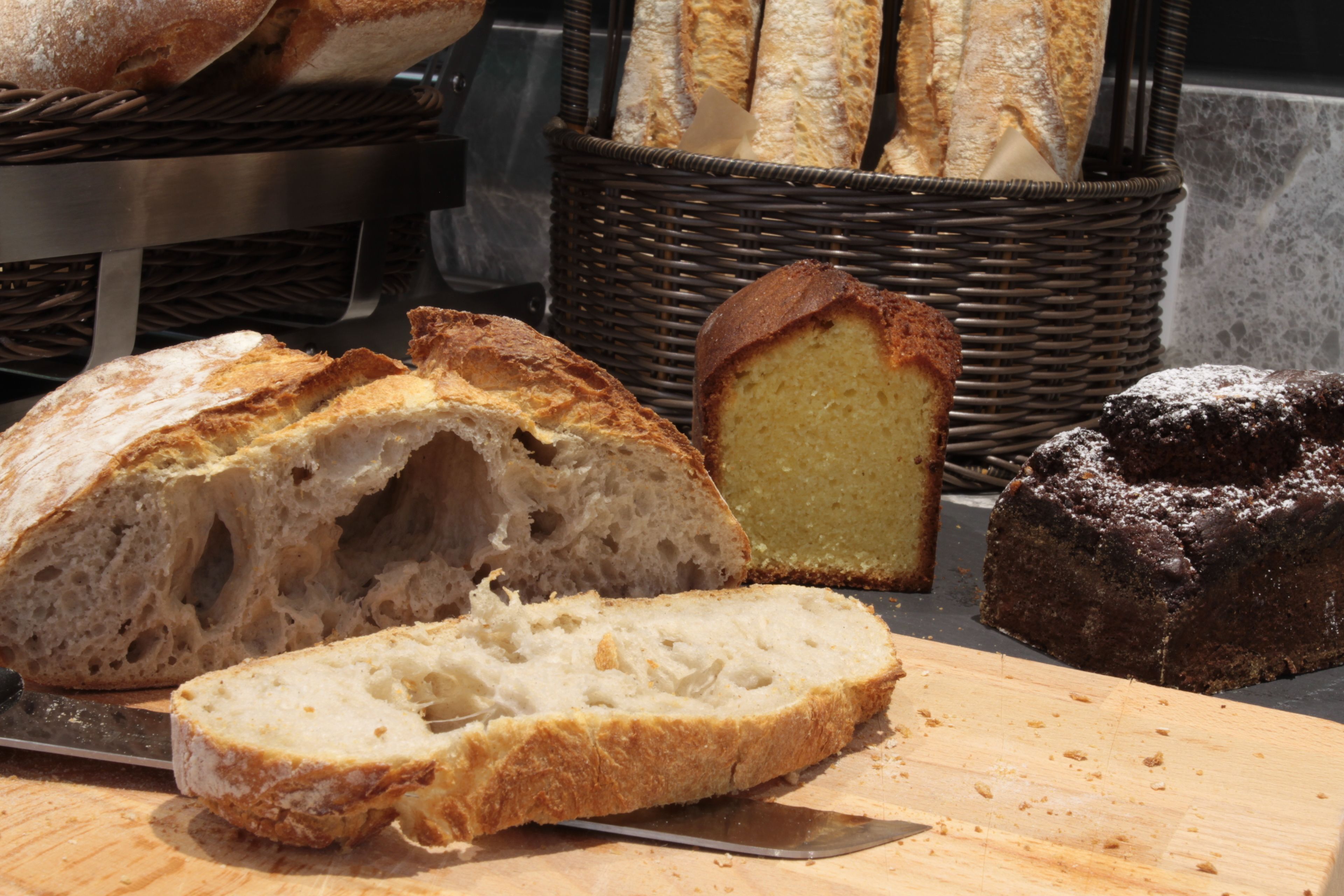 daily buffet breakfast (cny 68 per person)