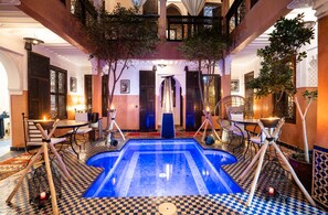 Indoor pool, sun loungers - Riad Alaka (Marrakech)