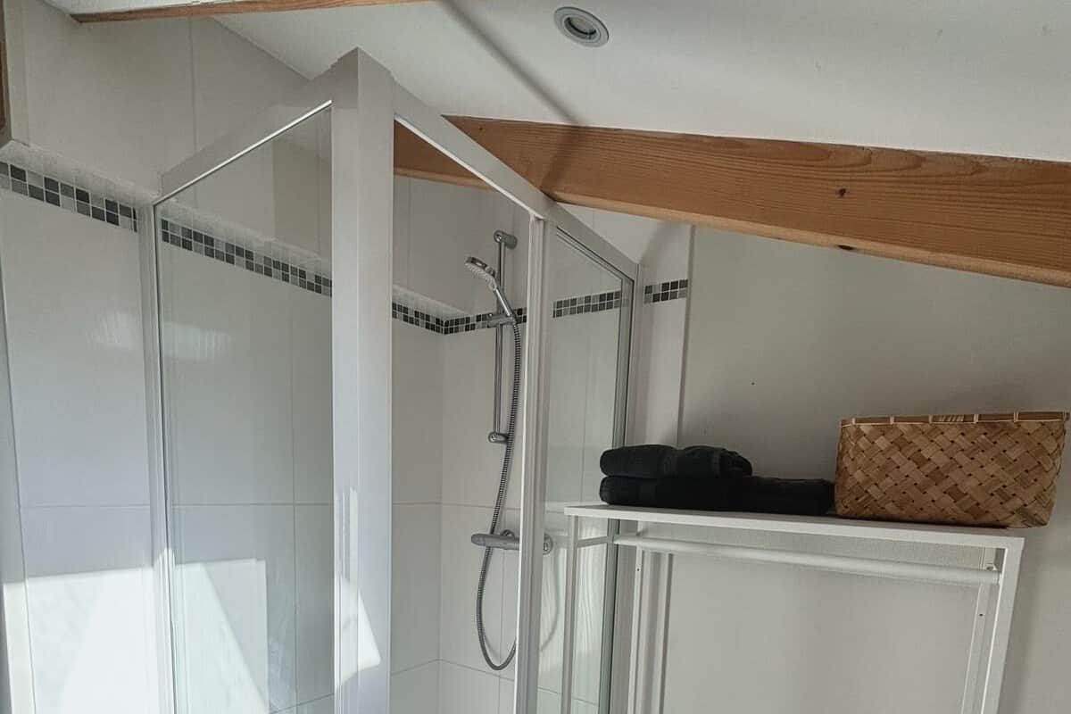 Standard Studio, Kitchen | Bilik Mandi | Pancuran mandi, kelengkapan dandanan diri percuma, pengering rambut
