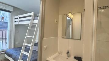 City-Studio (Mezzanine) | Schallisolierte Zimmer, Bügeleisen/Bügelbrett, kostenloses WLAN