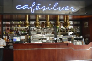 Bar (en el alojamiento)