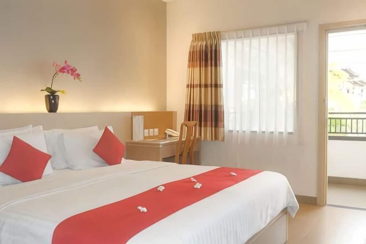 In-room safe, individually furnished, desk, soundproofing
