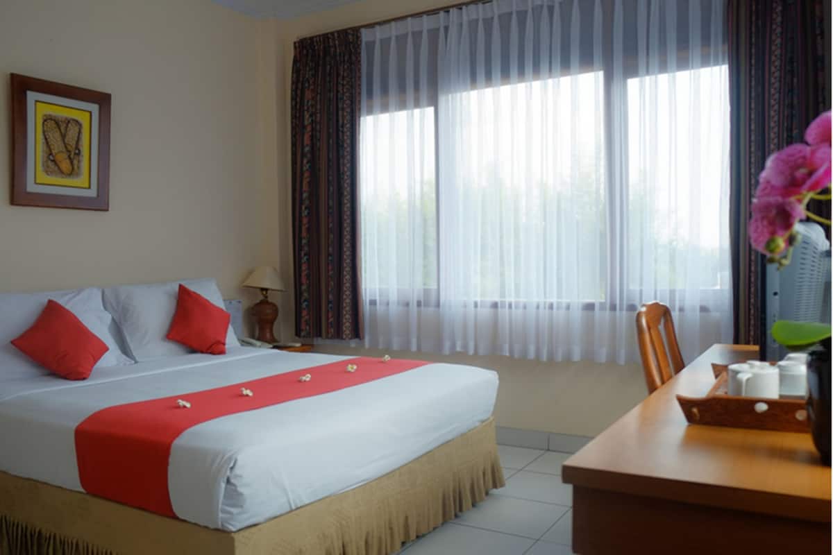 In-room safe, individually furnished, desk, soundproofing