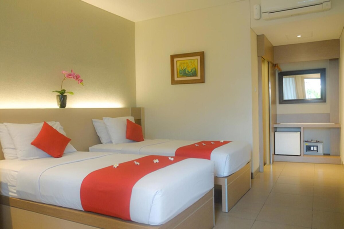 In-room safe, desk, soundproofing, WiFi (free)
