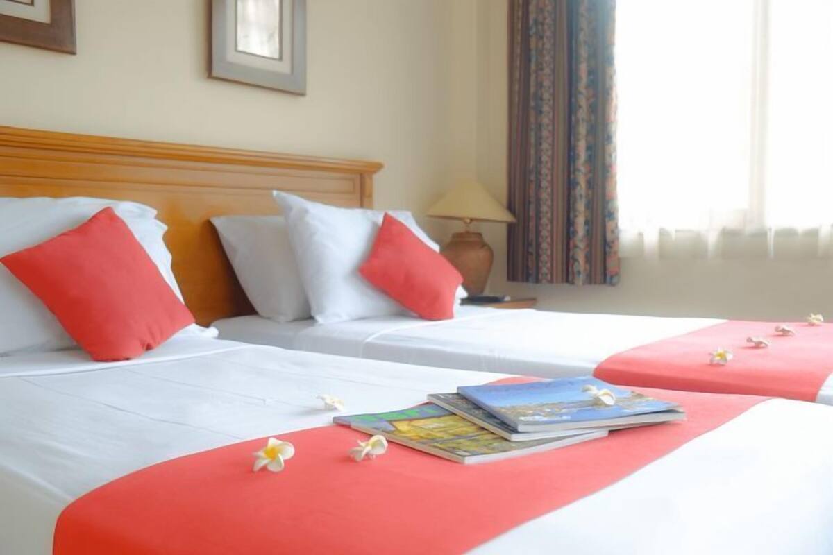 In-room safe, desk, soundproofing, free WiFi