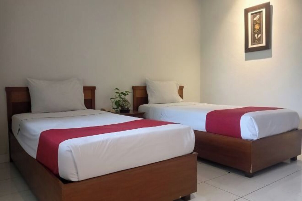 In-room safe, desk, soundproofing, WiFi (free)