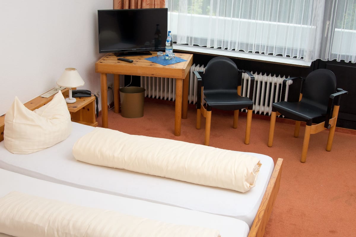 Een bureau, babybedden, extra bedden, gratis wifi