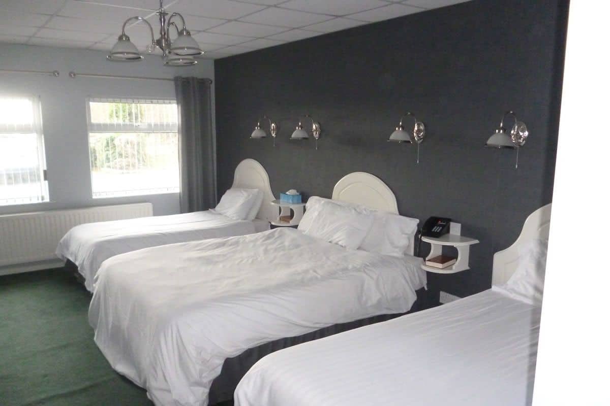 Zimmersafe, Schreibtisch, schallisolierte Zimmer, Bügeleisen/Bügelbrett