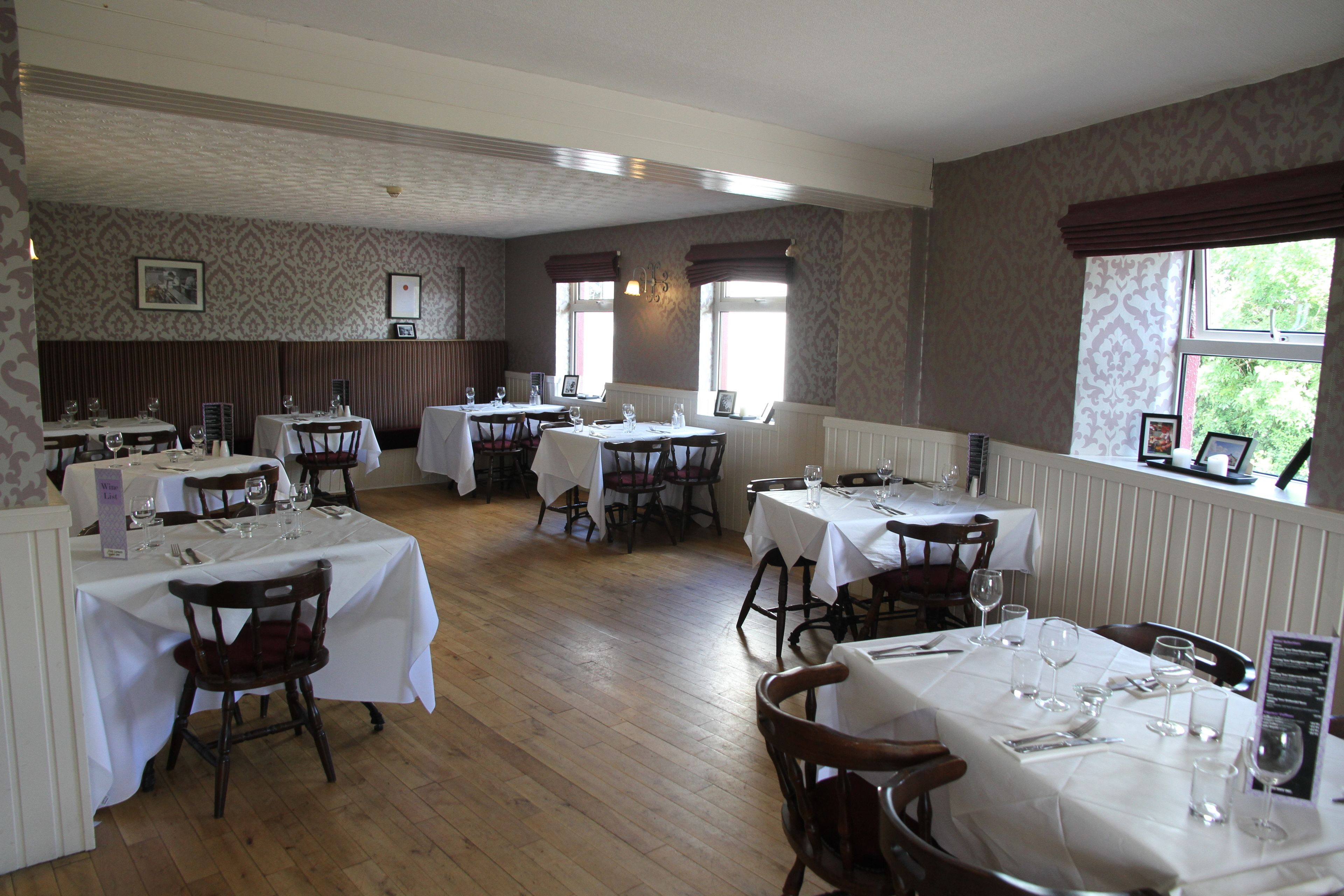 Daily full breakfast (GBP 8.95 per person)