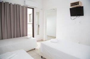 Quarto triplo executivo | Roupas de cama antialérgicas, camas Select Comfort