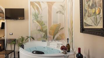 Suíte real | Roupas de cama premium, camas com colchões pillow-top, frigobar