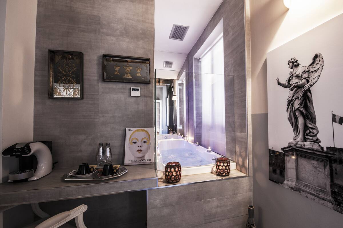 King Room with Spa Bath | Jetted tub