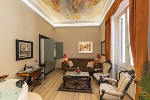 Royal Suite | Premium bedding, pillowtop beds, minibar, in-room safe - Corso Suite 107 Rooms Wellness & Spa (Rome)