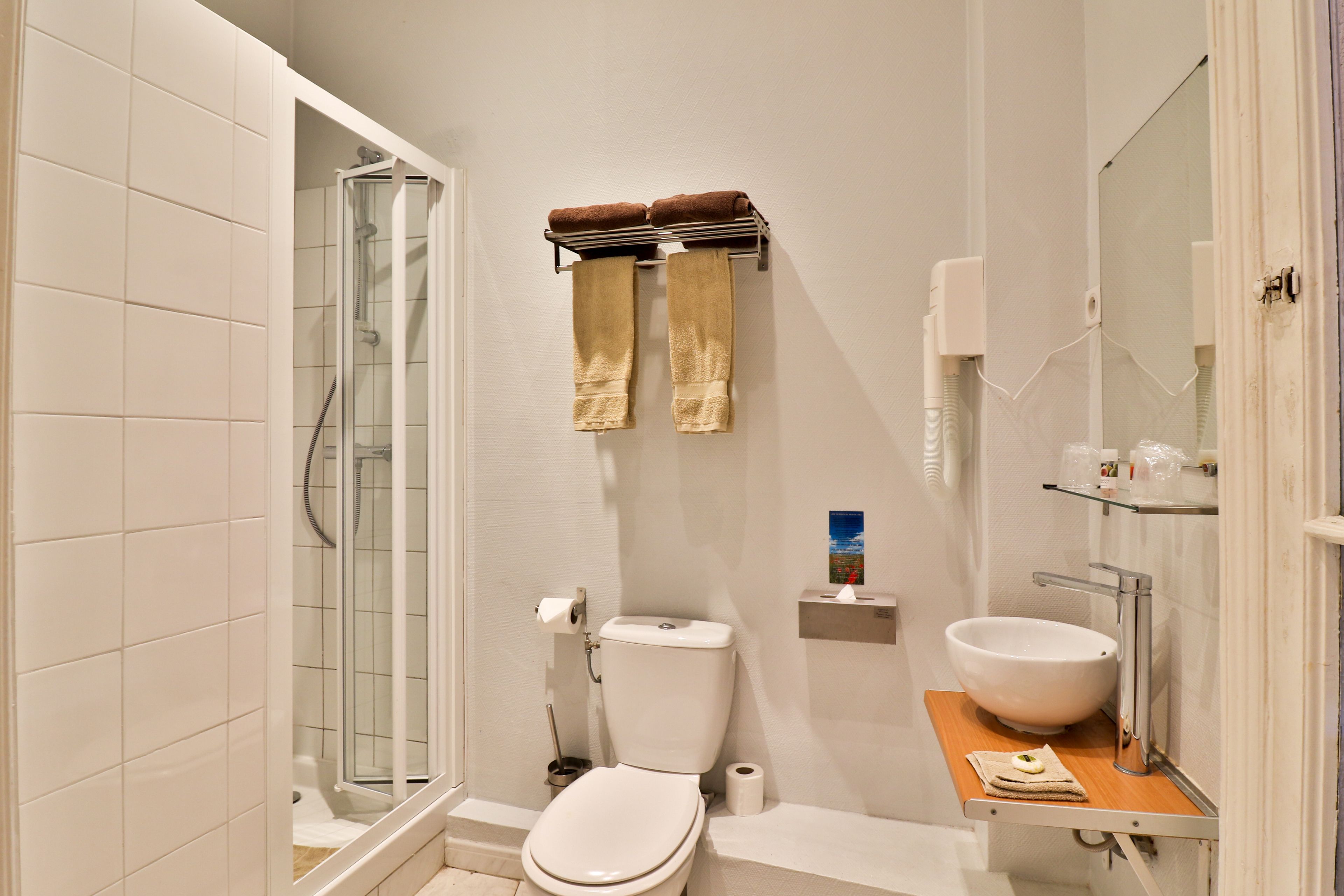 studio (guernesey) | 1 bedroom, premium bedding, in-room safe, individually decorated