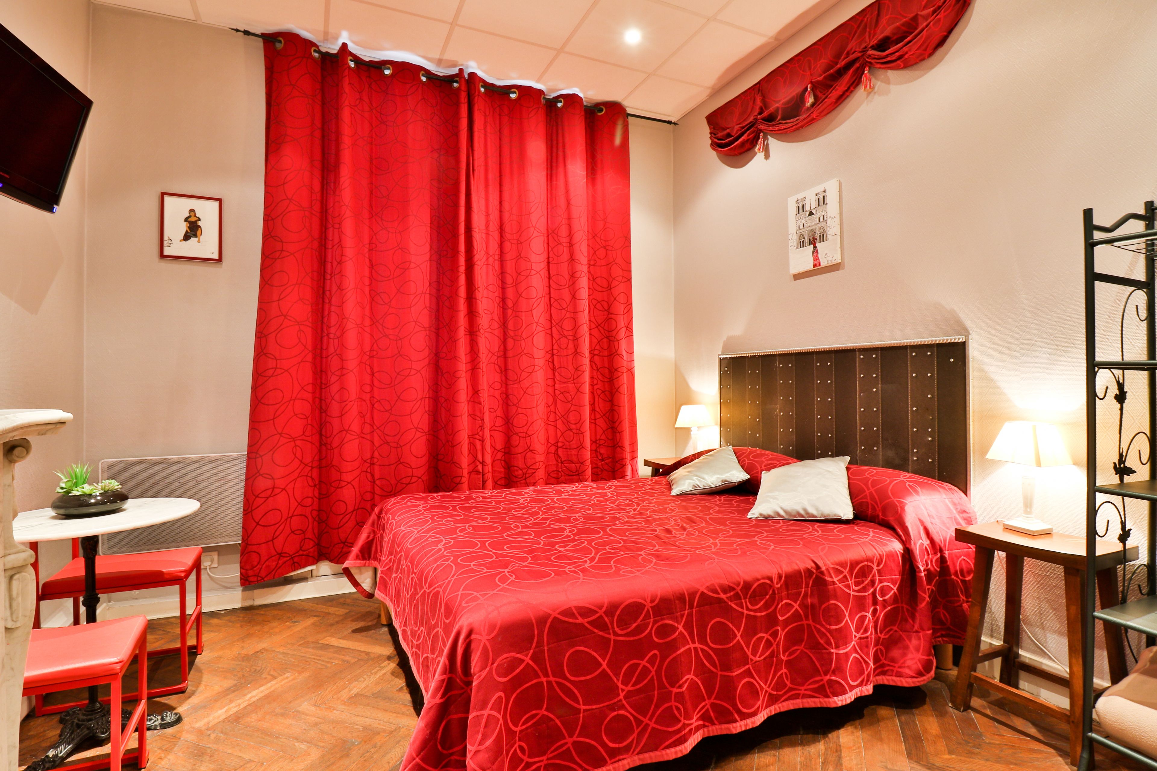 Chambre Double Standard | Literie de qualité supérieure, coffres-forts dans les chambres