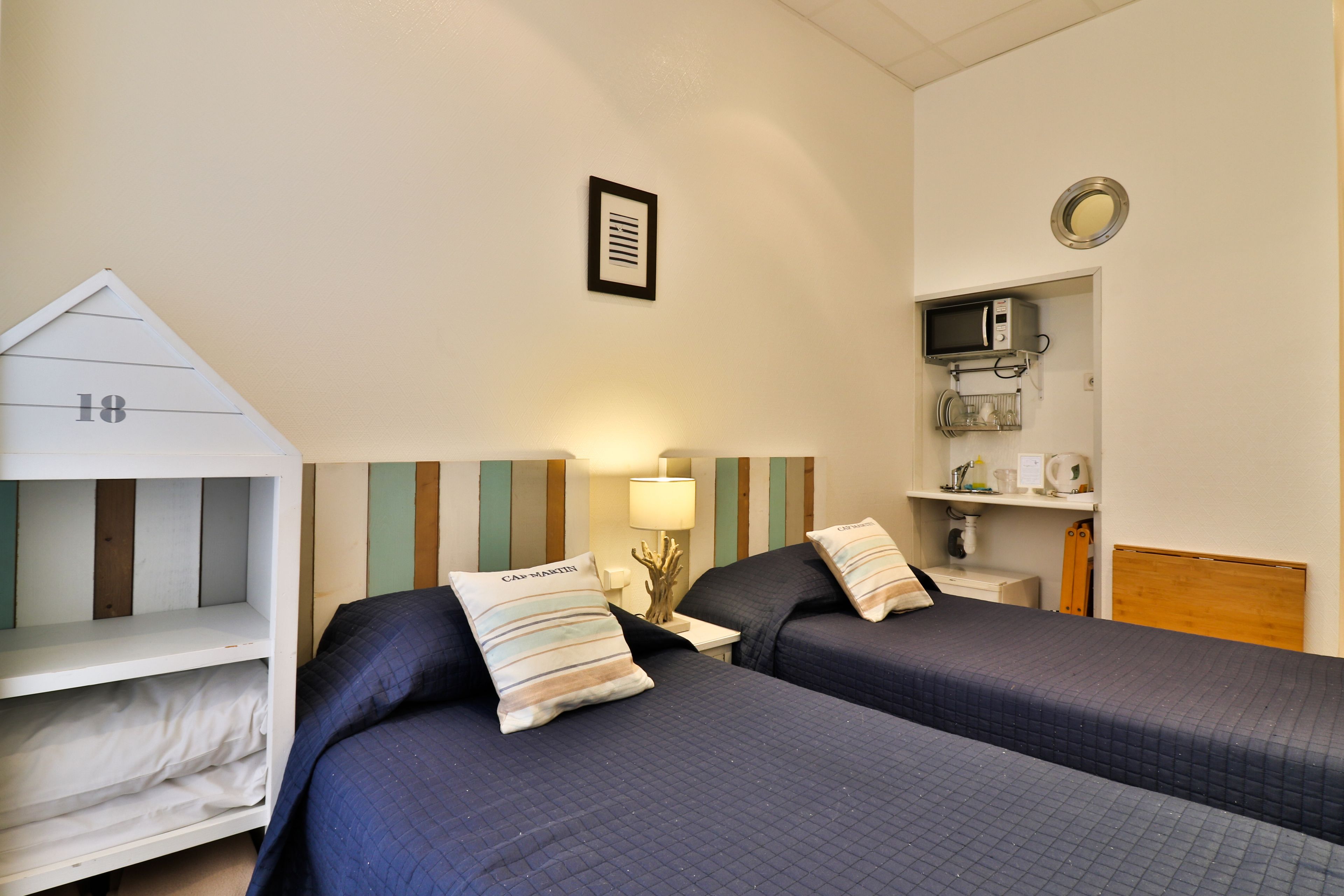 small cabin with 2 single beds | 1 bedroom, premium bedding, in-room safe, individually decorated