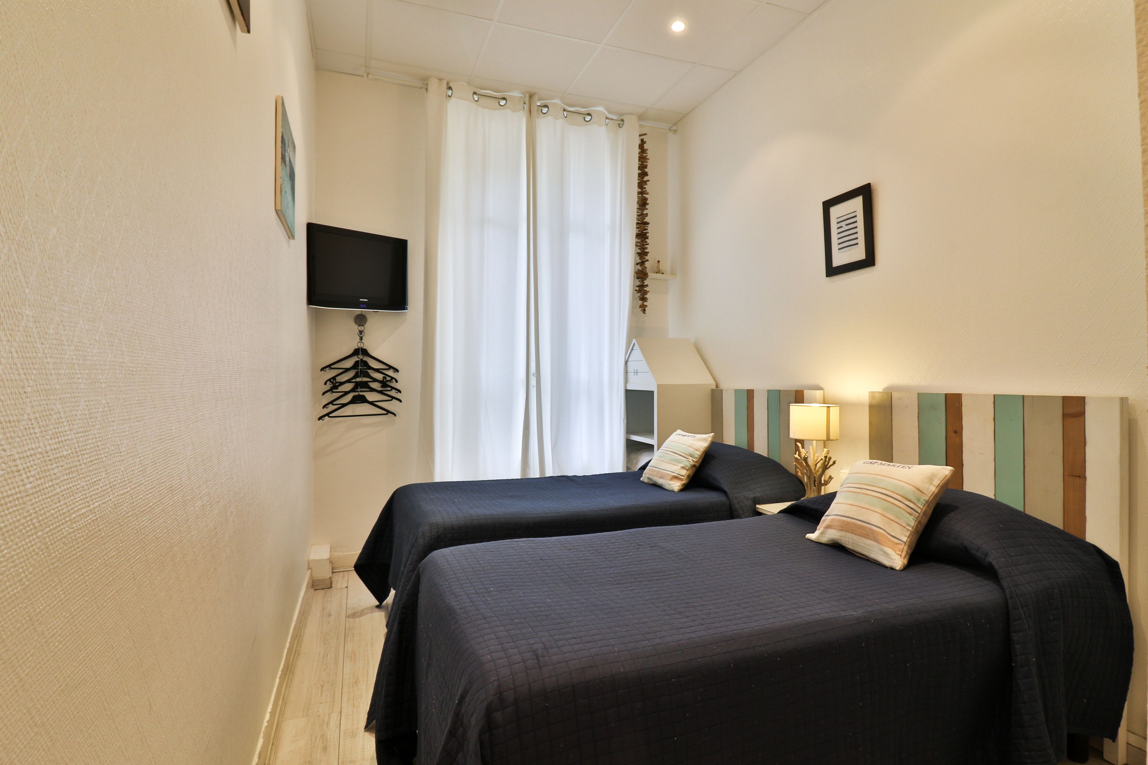 small cabin with 2 single beds | 1 bedroom, premium bedding, in-room safe, individually decorated