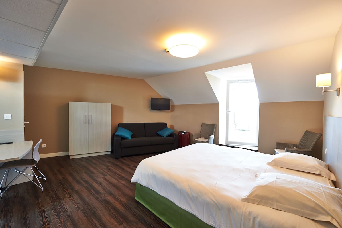 premium bedding, select comfort beds, individually decorated