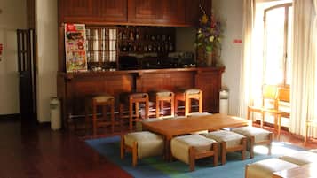 住宿內酒吧