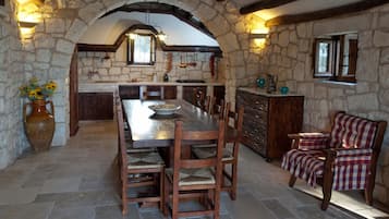 Standard Apartment (for 4 people) | In-room dining