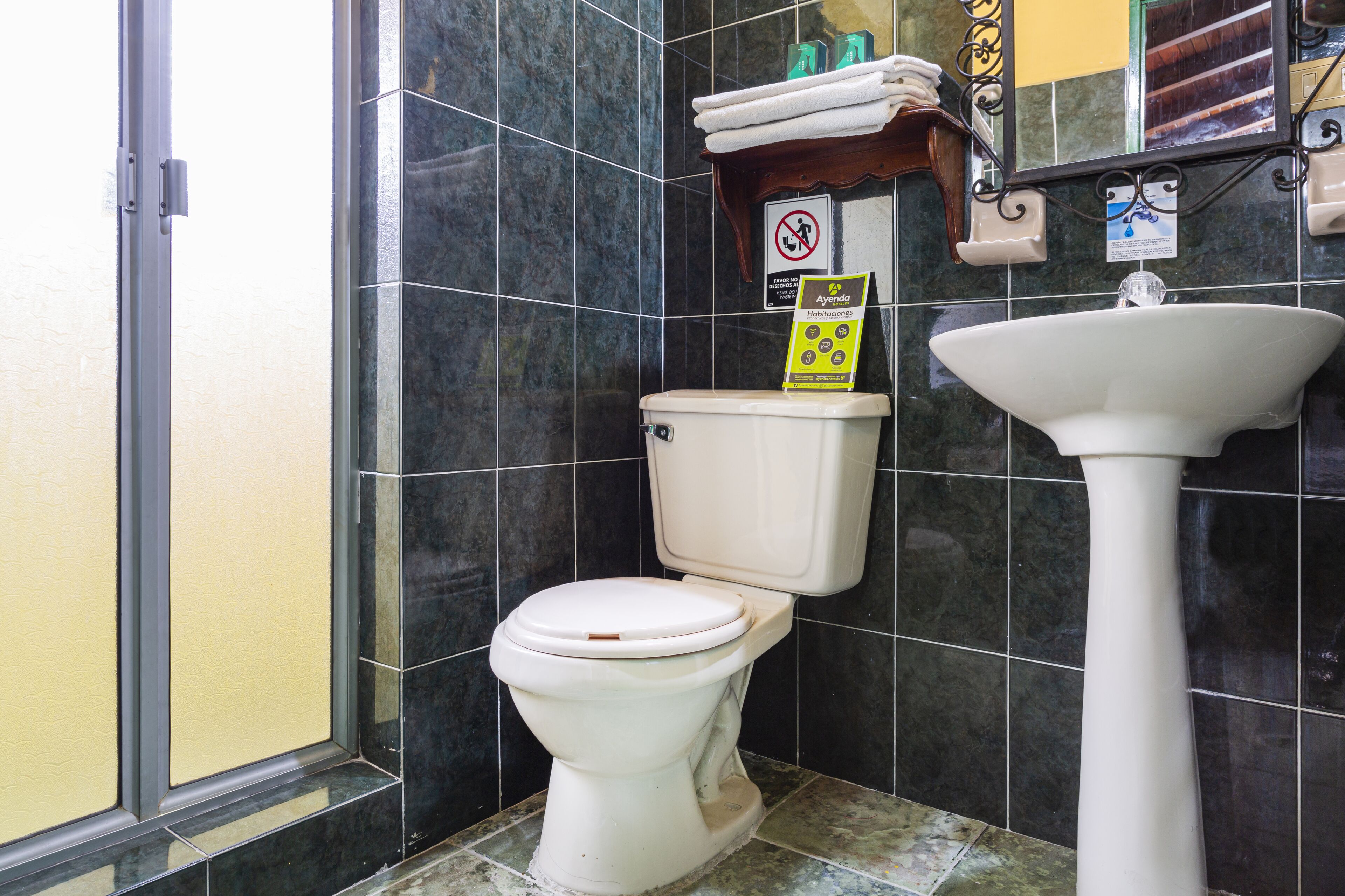 standard twin room | bathroom | shower, free toiletries, towels