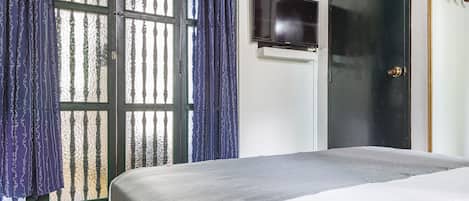 Habitación doble estándar | Minibar, escritorio, camas extra y wifi gratis