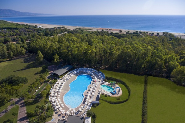 2 piscinas al aire libre, sombrillas, tumbonas
