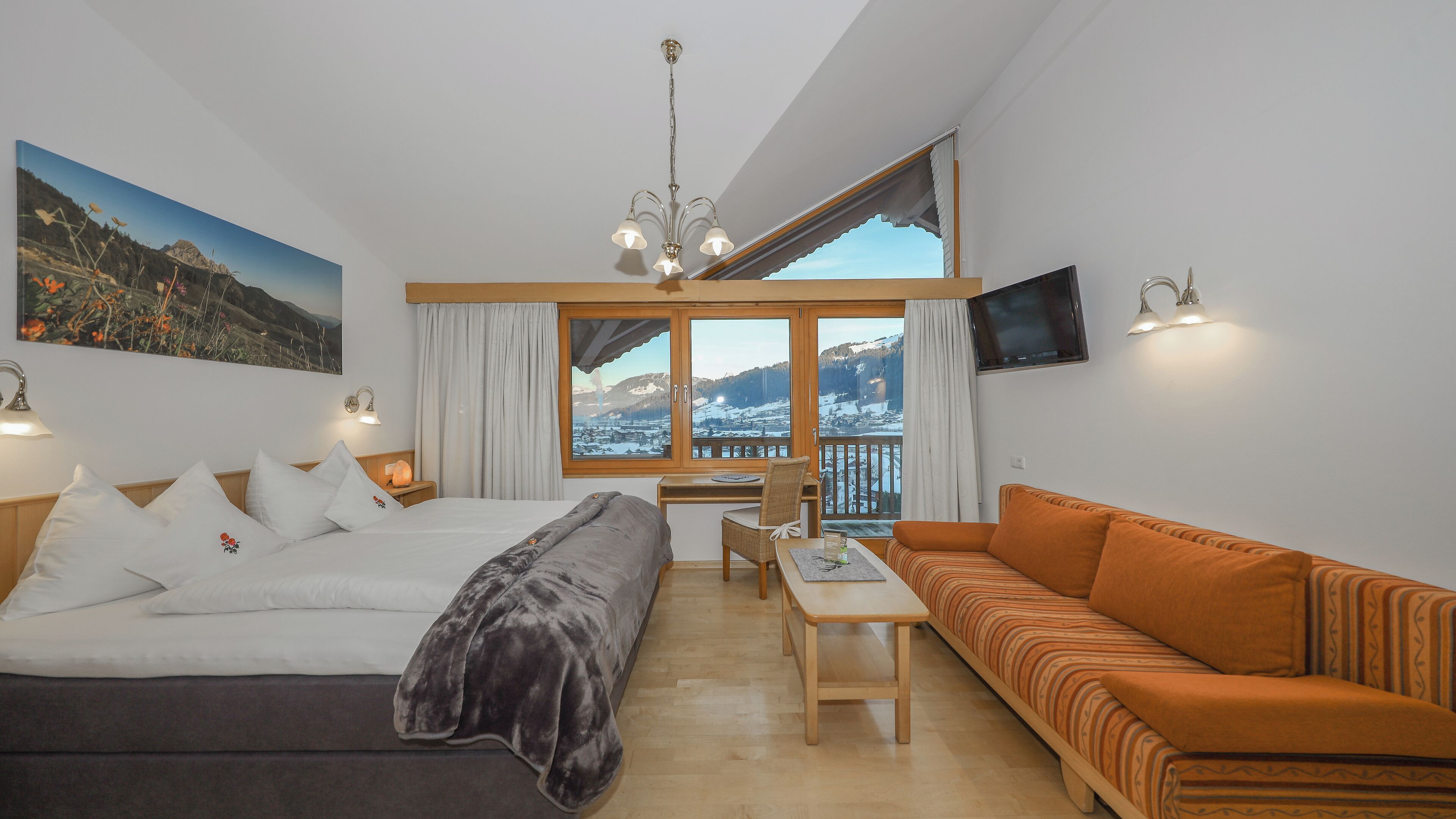 Leilighet – deluxe, fjellutsikt, hageområde (or Bungalow) | Allergitestet sengetøy, safe på rommet og individuelt dekorert