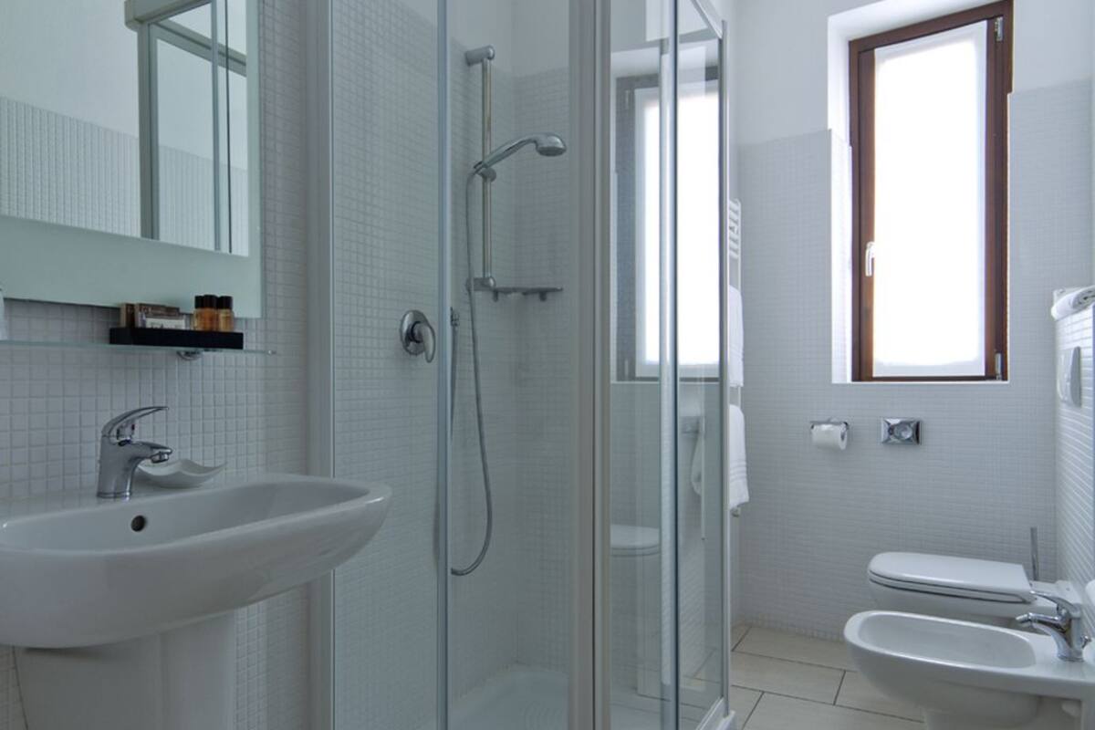 double or twin room | bathroom | free toiletries, hair dryer, slippers, bidet