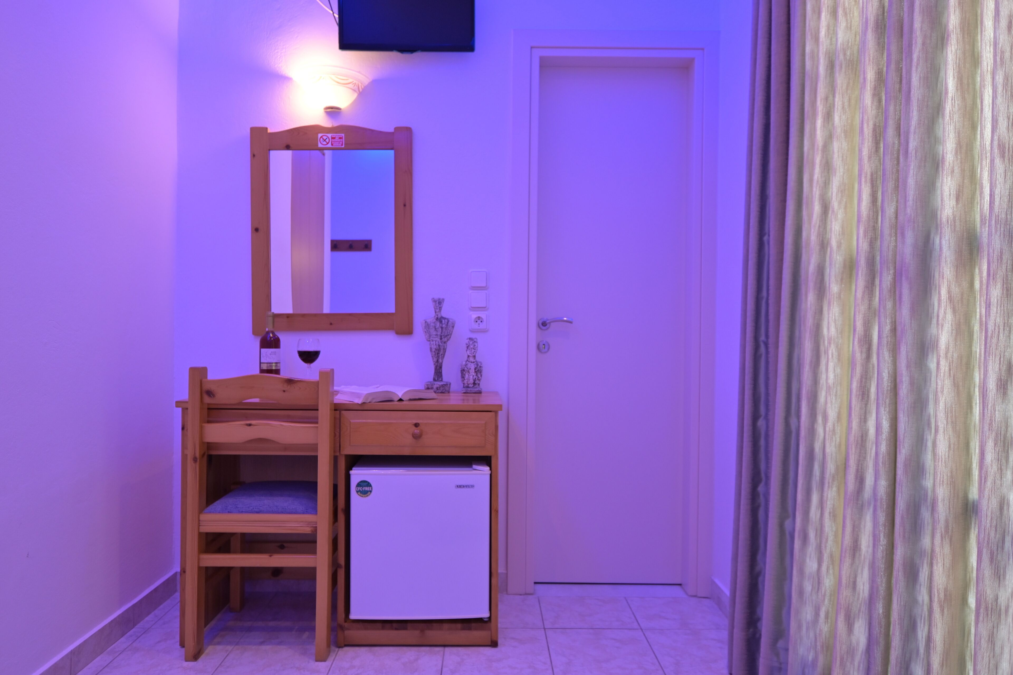 standard single room | in-room safe, free wifi, bed sheets