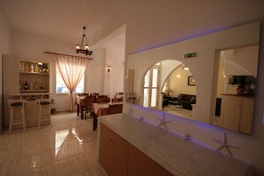 Interior - Zeus Hotel (Naxos)