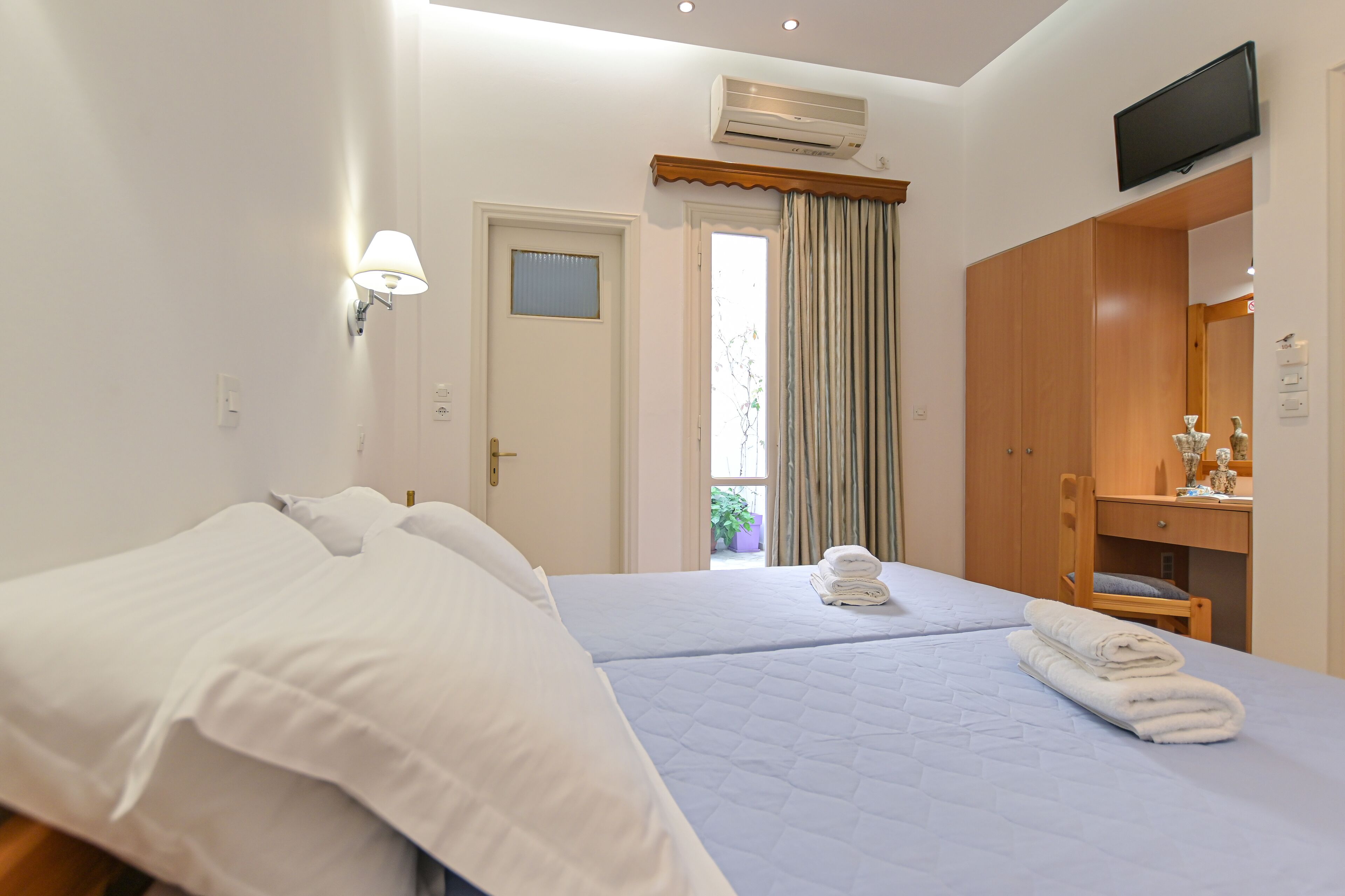 economy twin room, ground floor | in-room safe, free wifi, bed sheets