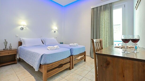 Standard Double or Twin Room | Peti besi dalam bilik, Wi-fi percuma, cadar katil 