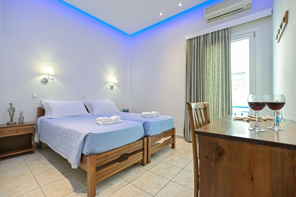 Standard Double or Twin Room | In-room safe, WiFi (free), bed sheets