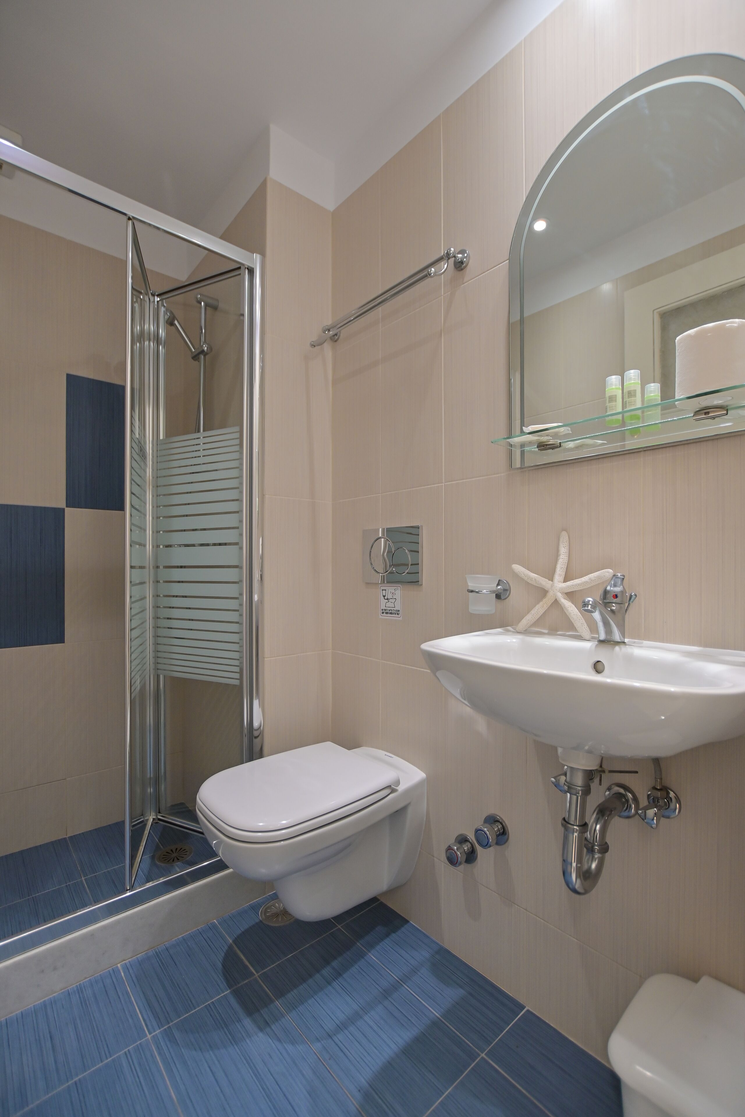 economy twin room, ground floor | bathroom | hair dryer, towels